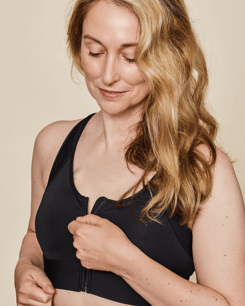 Hero Front‑Closure Sports Bra - Black.